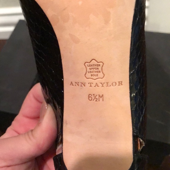 Ann Taylor leather pumps - Picture 5 of 6